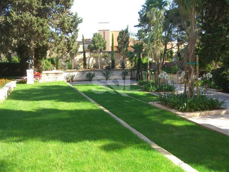 Detached Villa in Iklin For Sale