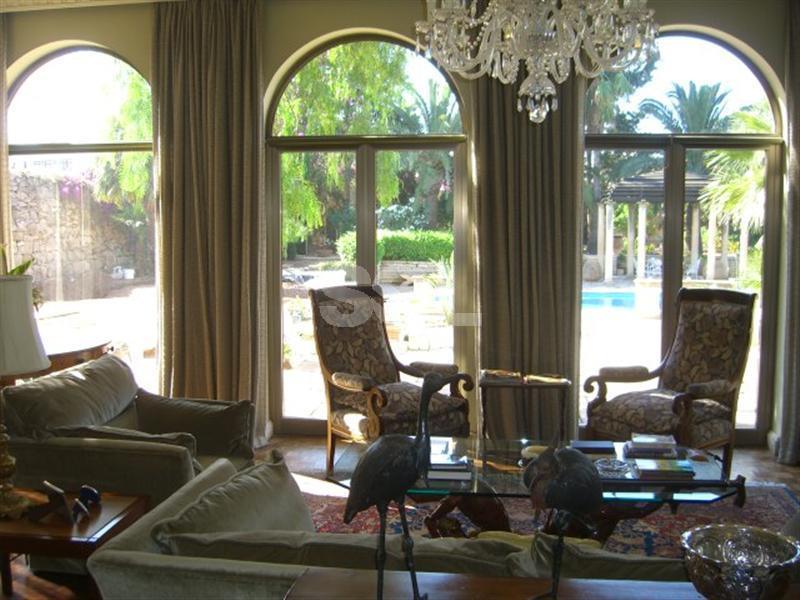 Detached Villa in Iklin For Sale