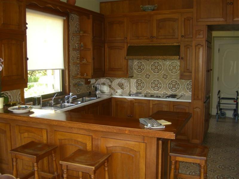 Detached Villa in Iklin For Sale