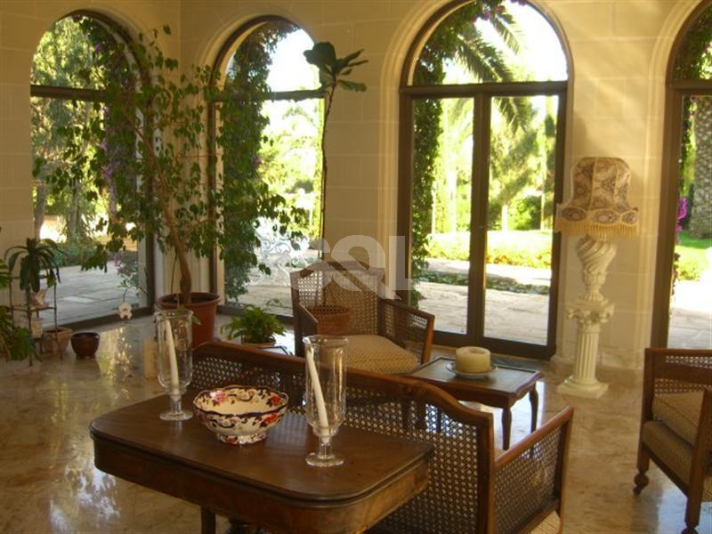 Detached Villa in Iklin For Sale