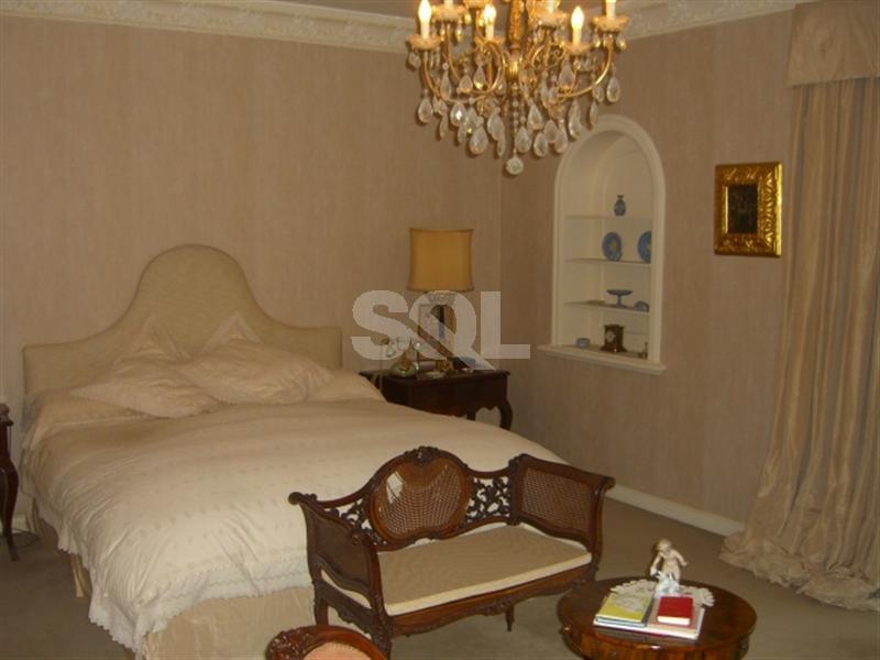 Detached Villa in Iklin For Sale