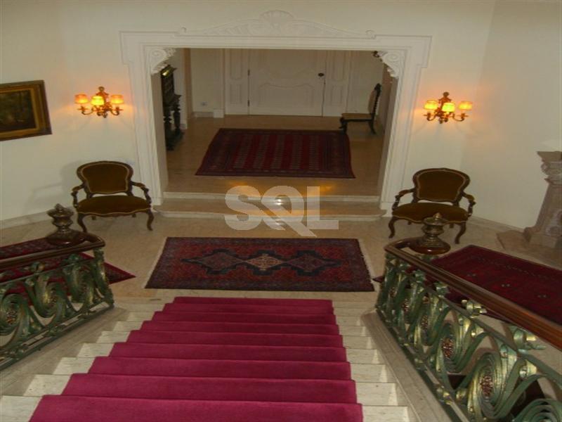 Detached Villa in Iklin For Sale