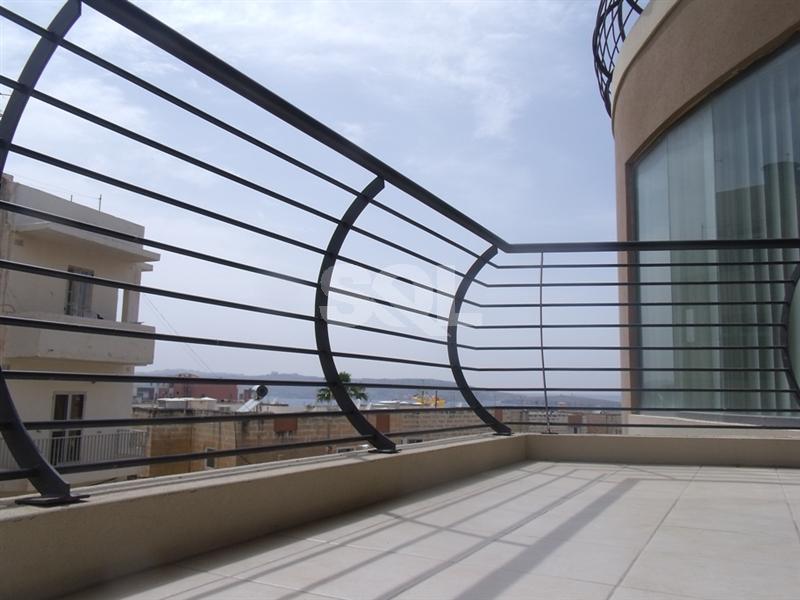 Apartment in Qawra To Rent