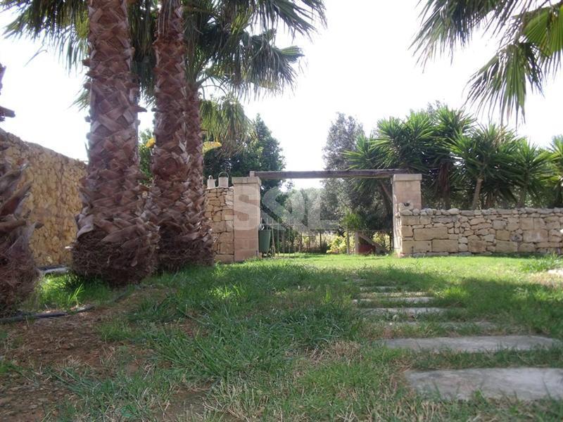 Farmhouse in Burmarrad To Rent