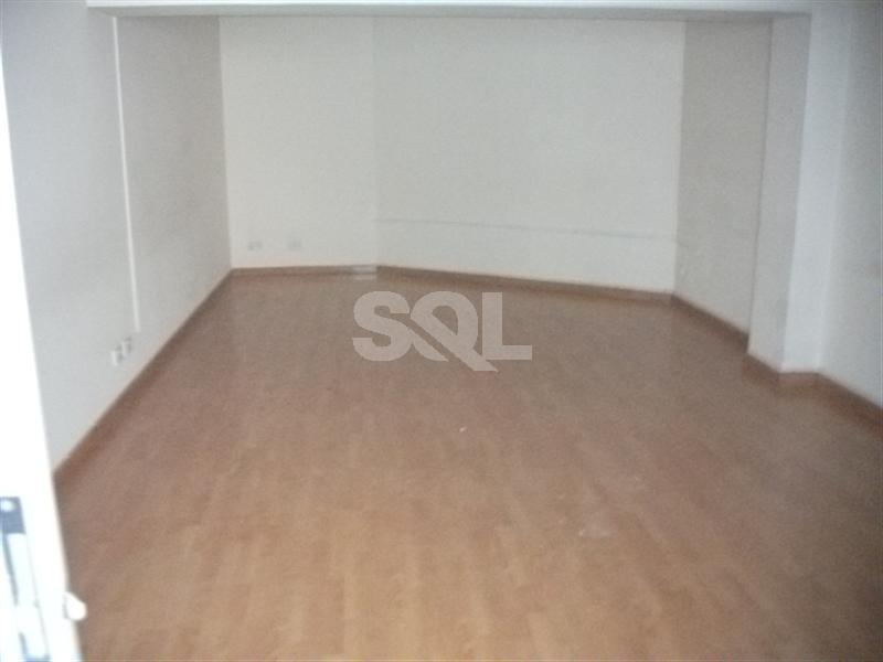 Retail/Catering in Ta' Xbiex To Rent