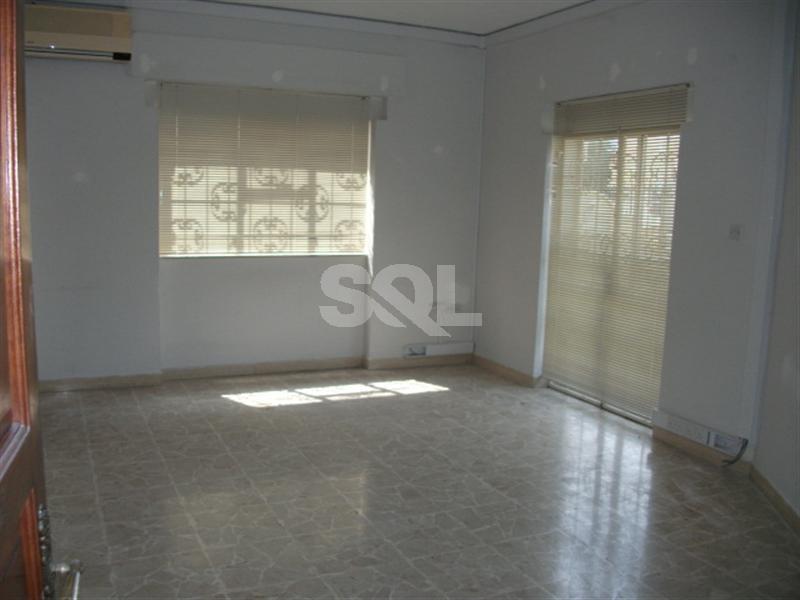 Retail/Catering in Ta' Xbiex To Rent