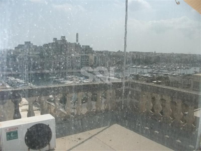 Retail/Catering in Ta' Xbiex To Rent