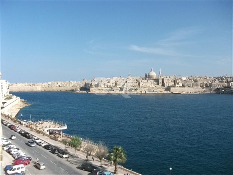 Duplex Penthouse in Sliema To Rent