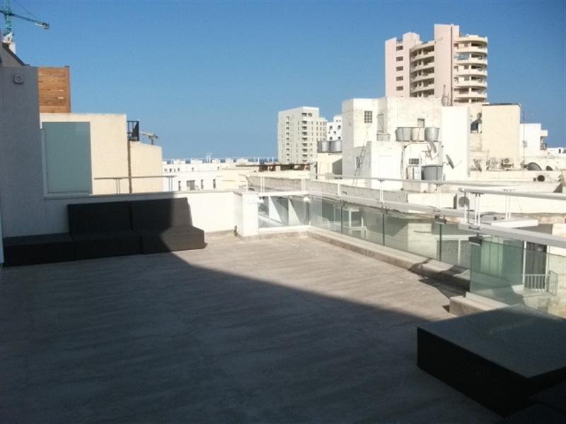 Duplex Penthouse in Sliema To Rent