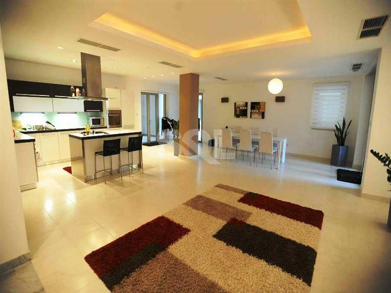 Apartment in Tigne Point To Rent