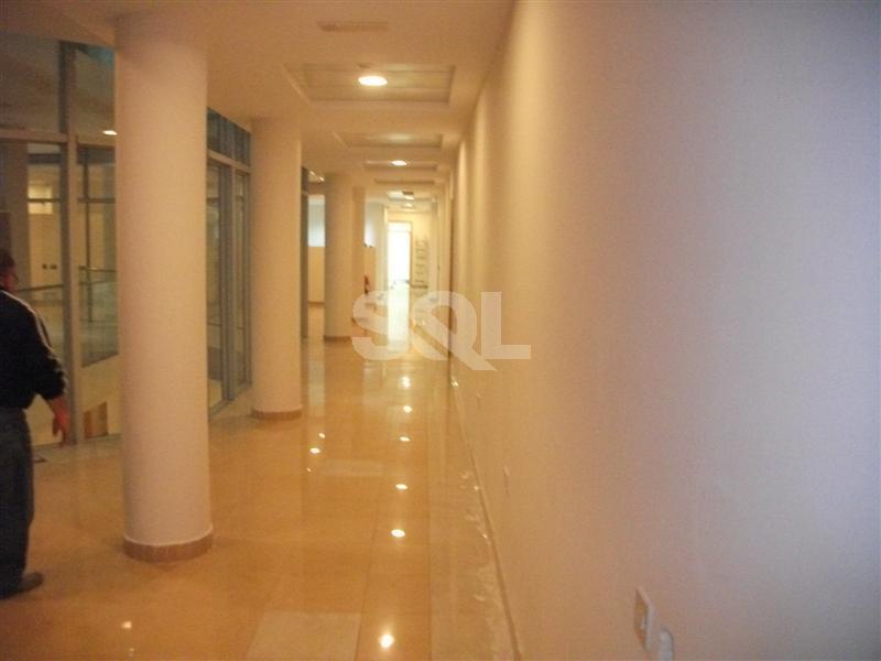 Office in Ta' Xbiex To Rent