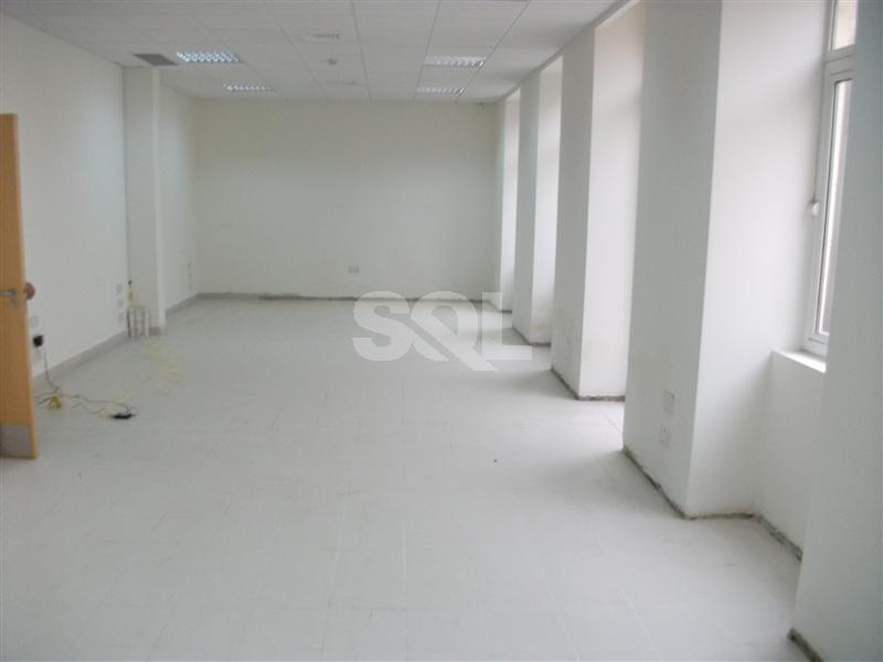 Office in Ta' Xbiex To Rent