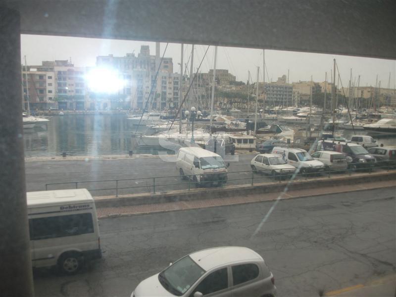 Office in Ta' Xbiex To Rent