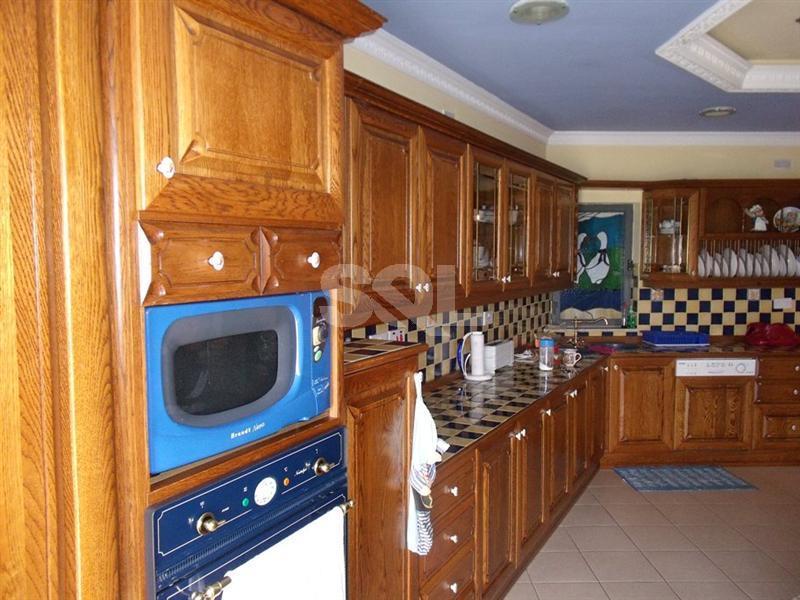Apartment in Qawra To Rent