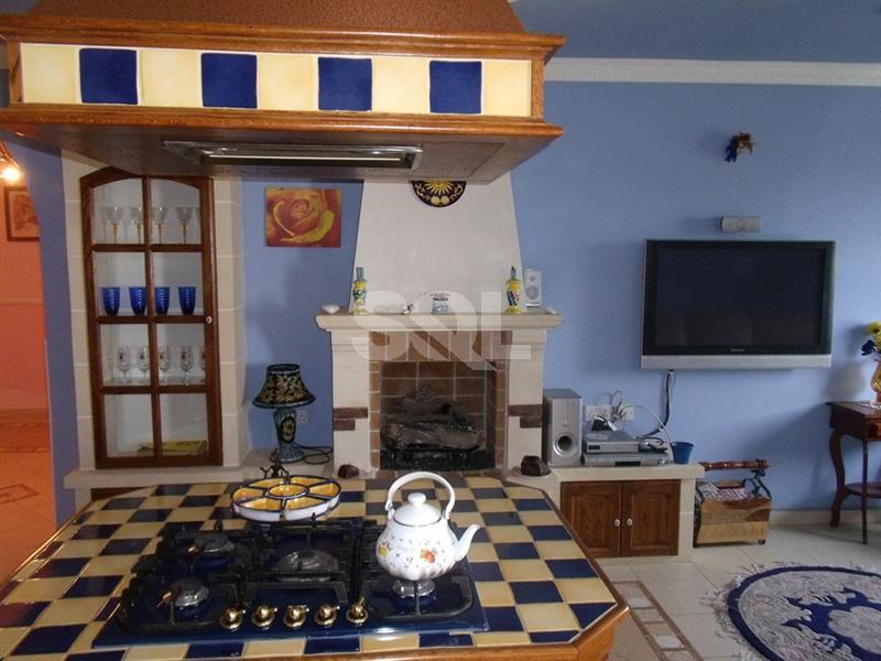 Apartment in Qawra To Rent