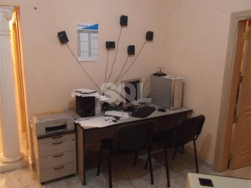 Apartment in Santa Venera To Rent