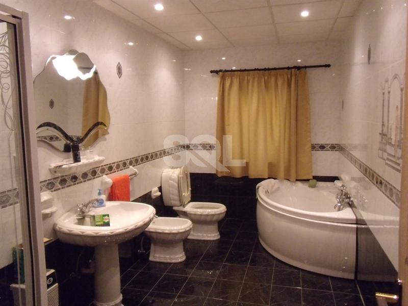 Apartment in Santa Venera To Rent