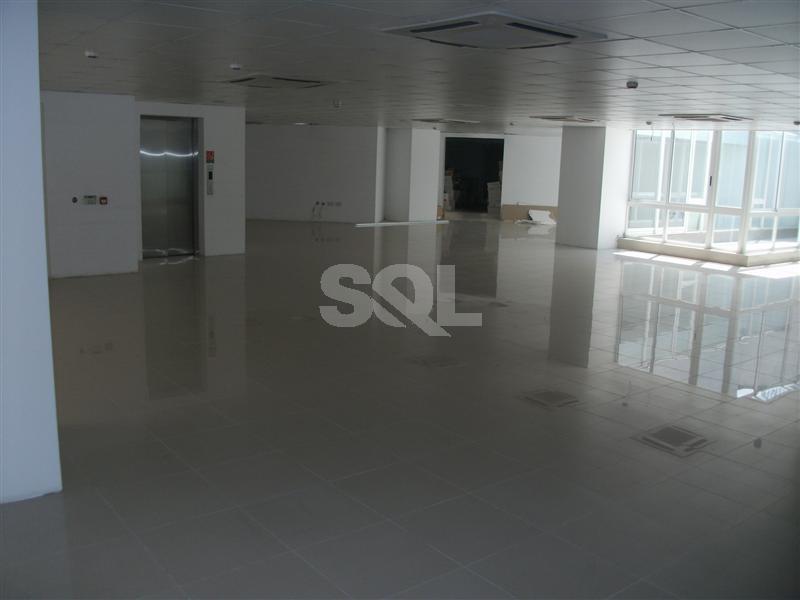 Retail/Catering in Gzira To Rent