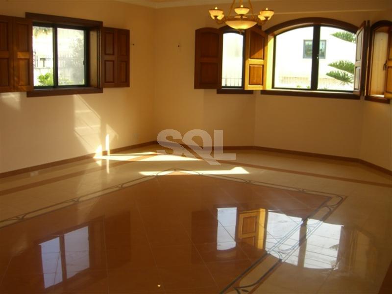 Bungalow in Iklin To Rent