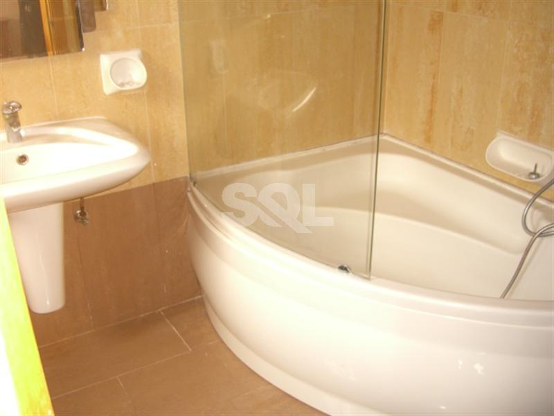 Bungalow in Iklin To Rent