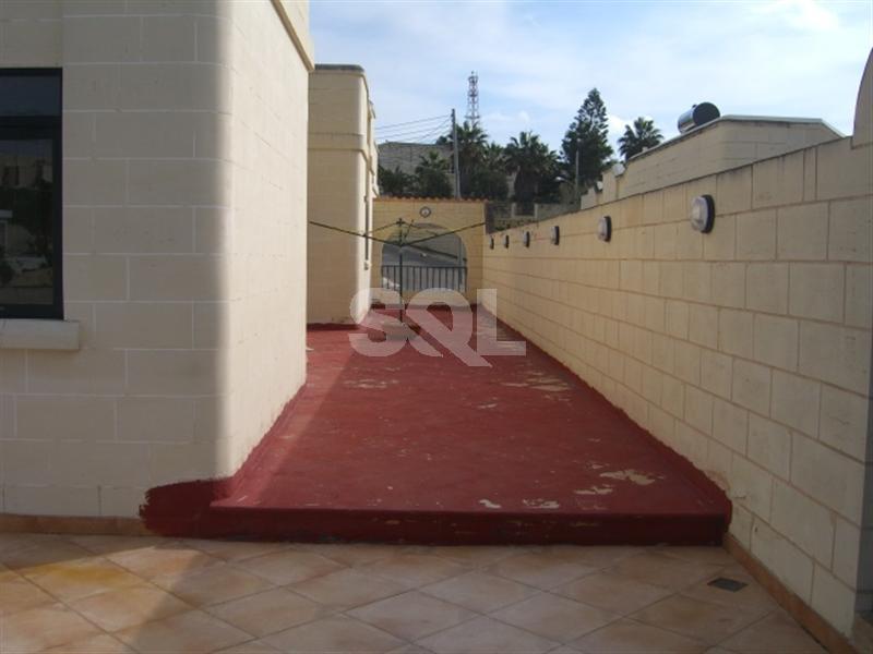 Bungalow in Iklin To Rent