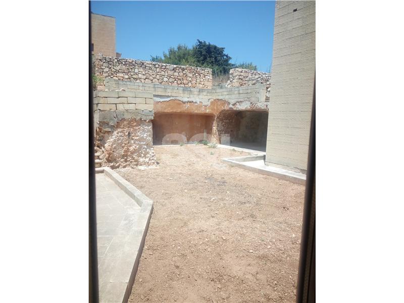 Bungalow in Wardija For Sale