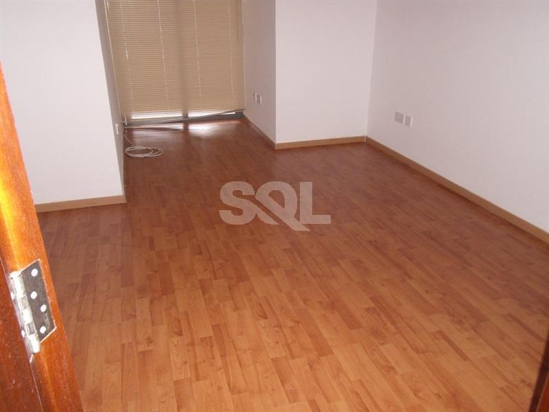 Apartment in Qawra To Rent