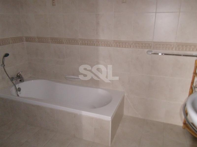 Apartment in Qawra To Rent