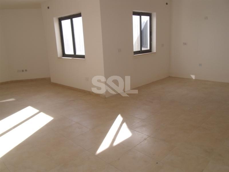 Apartment in Santa Venera To Rent