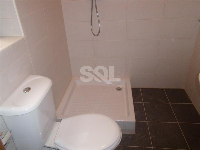 Apartment in Santa Venera To Rent