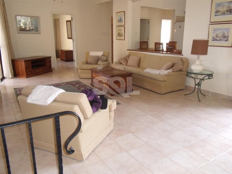 Ground Floor Maisonette in Mizieb To Rent