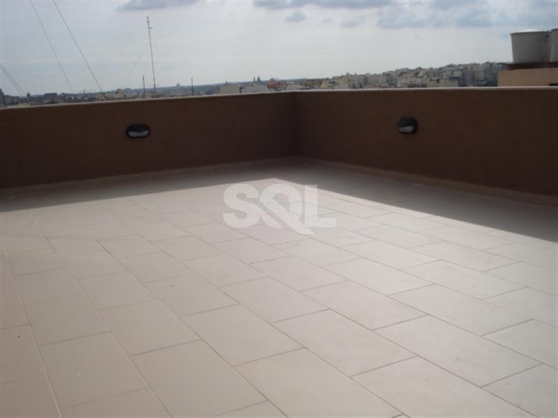 Duplex Penthouse in Gzira To Rent