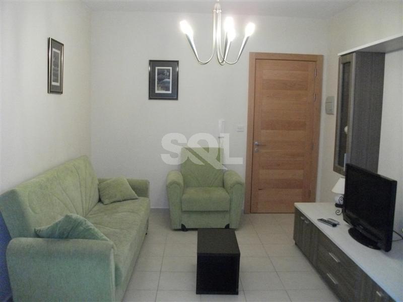 Apartment in The Gardens To Rent