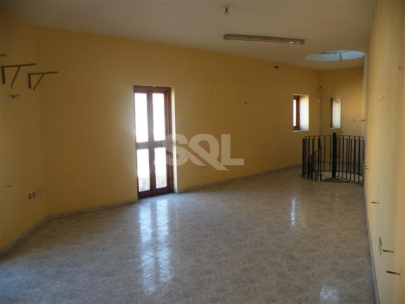 Retail/Catering in Hamrun To Rent