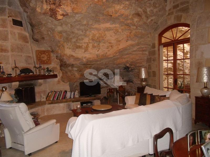 Farmhouse in St. Paul's Bay To Rent