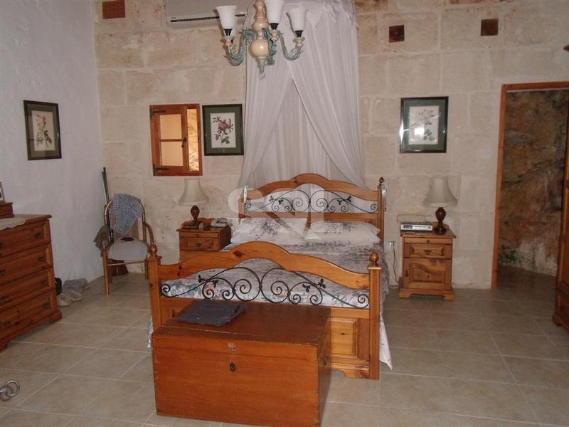 Farmhouse in St. Paul's Bay To Rent