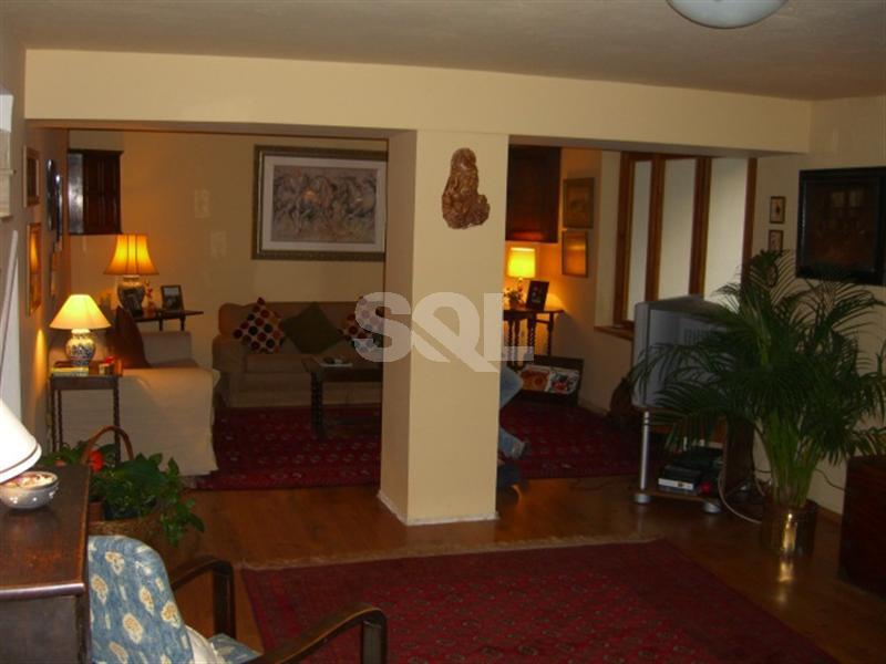 Villa in Attard To Rent