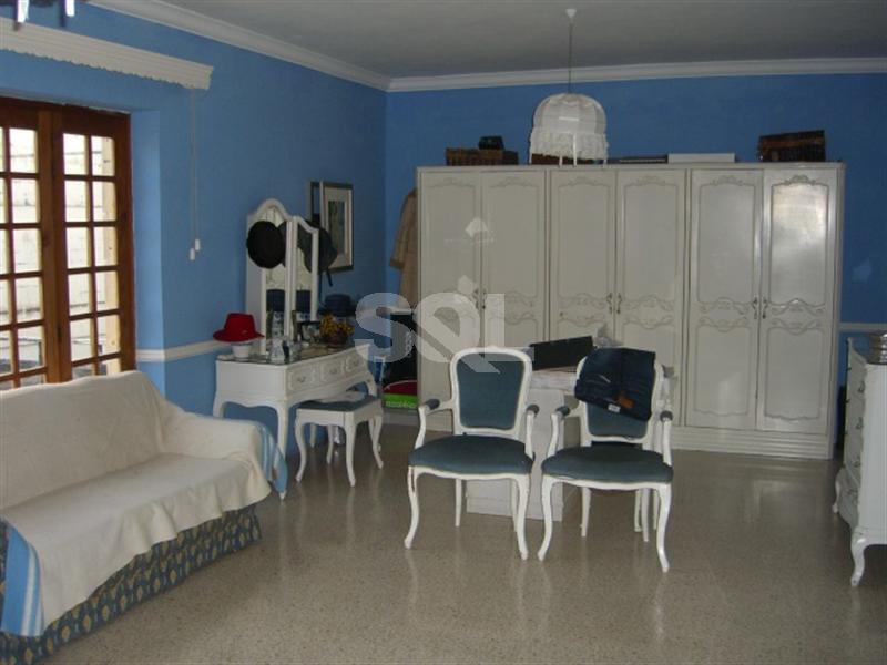 Villa in Attard To Rent