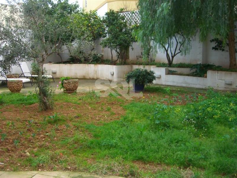 Villa in Attard To Rent