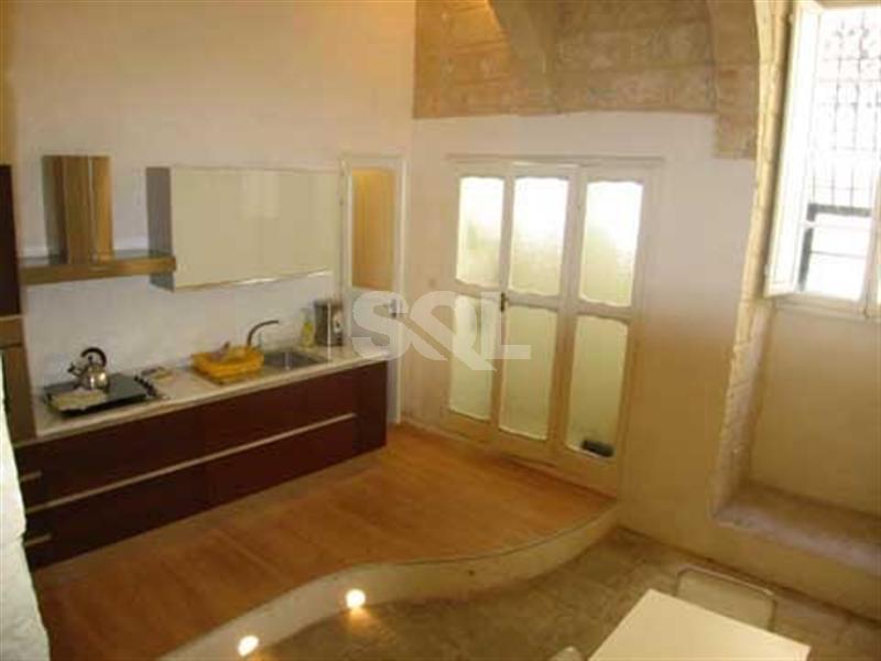 Townhouse in Valletta To Rent