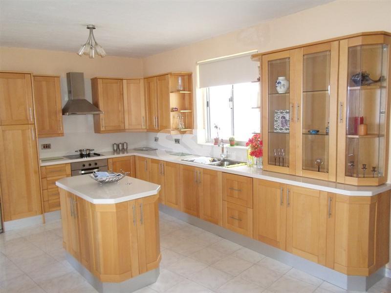 Apartment in Qawra To Rent