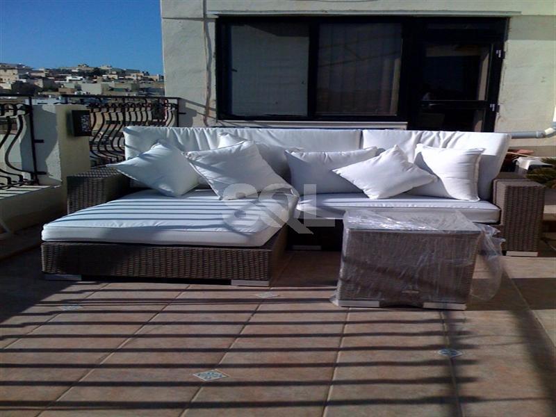 Penthouse in Sliema To Rent