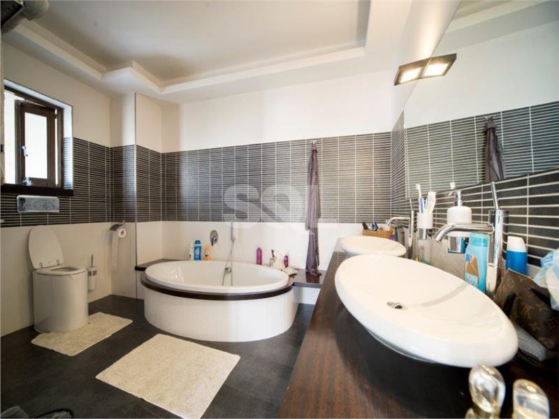 House of Character in Zejtun To Rent