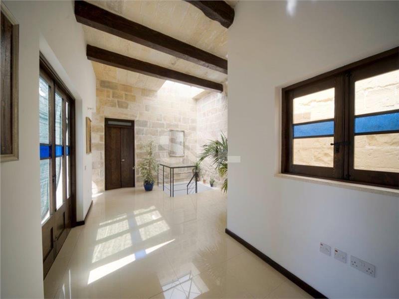 House of Character in Zejtun To Rent