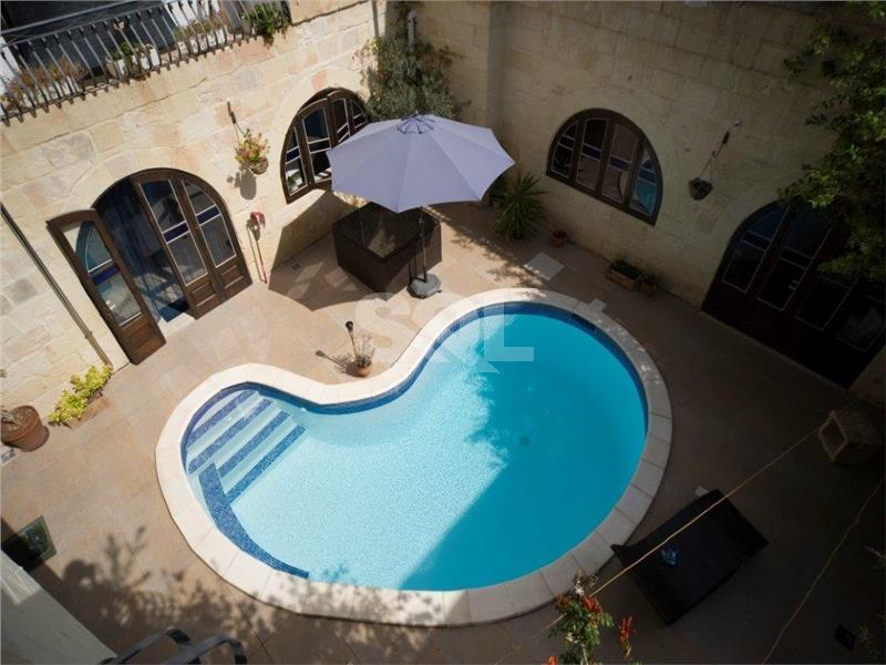 House of Character in Zejtun To Rent