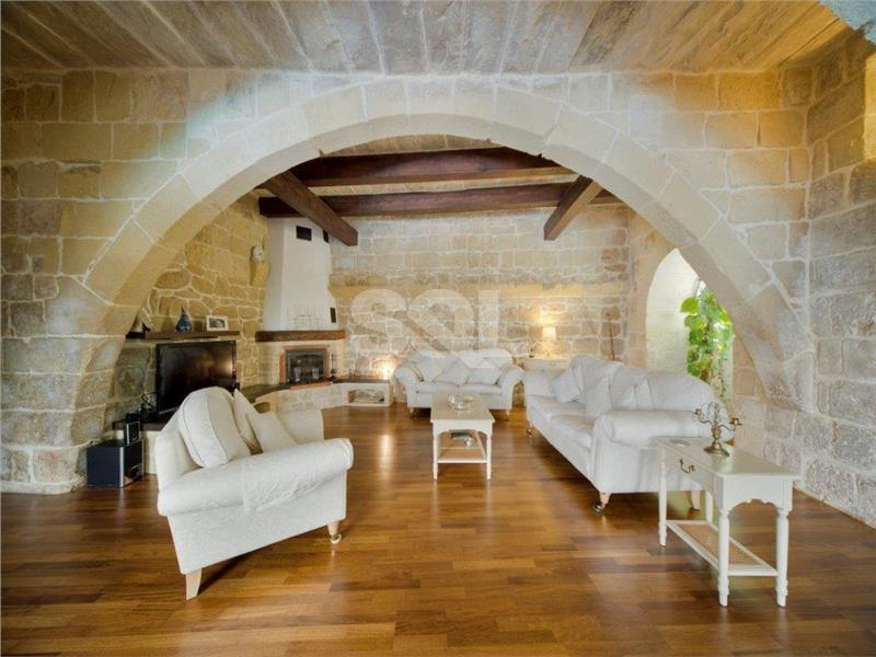 House of Character in Zejtun To Rent