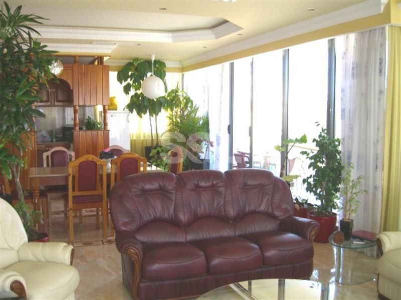 Penthouse in Portomaso For Sale