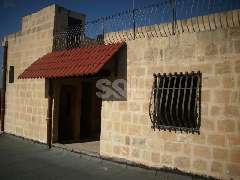 Farmhouse in Zabbar To Rent