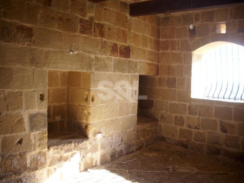 Farmhouse in Zabbar To Rent