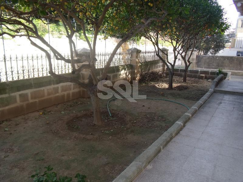 Villa in Attard To Rent